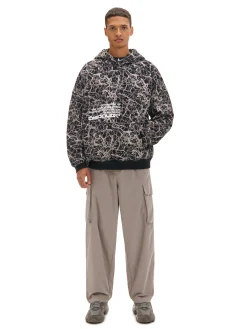 Czarna bluza hoodie z nadrukiem all over