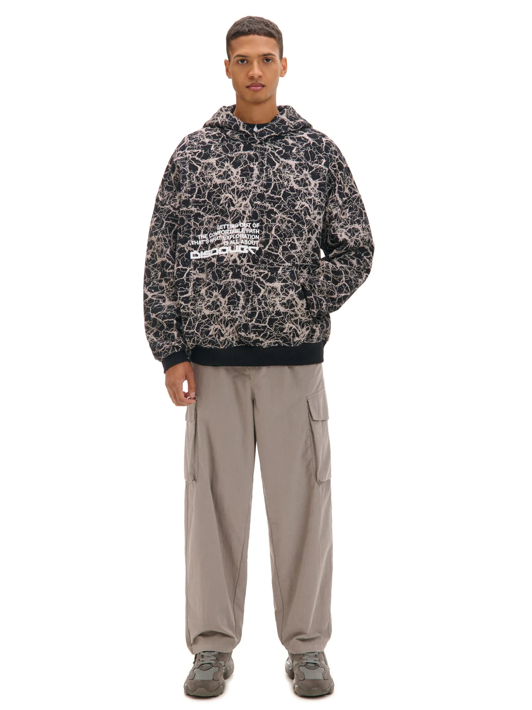 Czarna bluza hoodie z nadrukiem all over