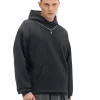 Czarna bluza hoodie z naszyjnikiem