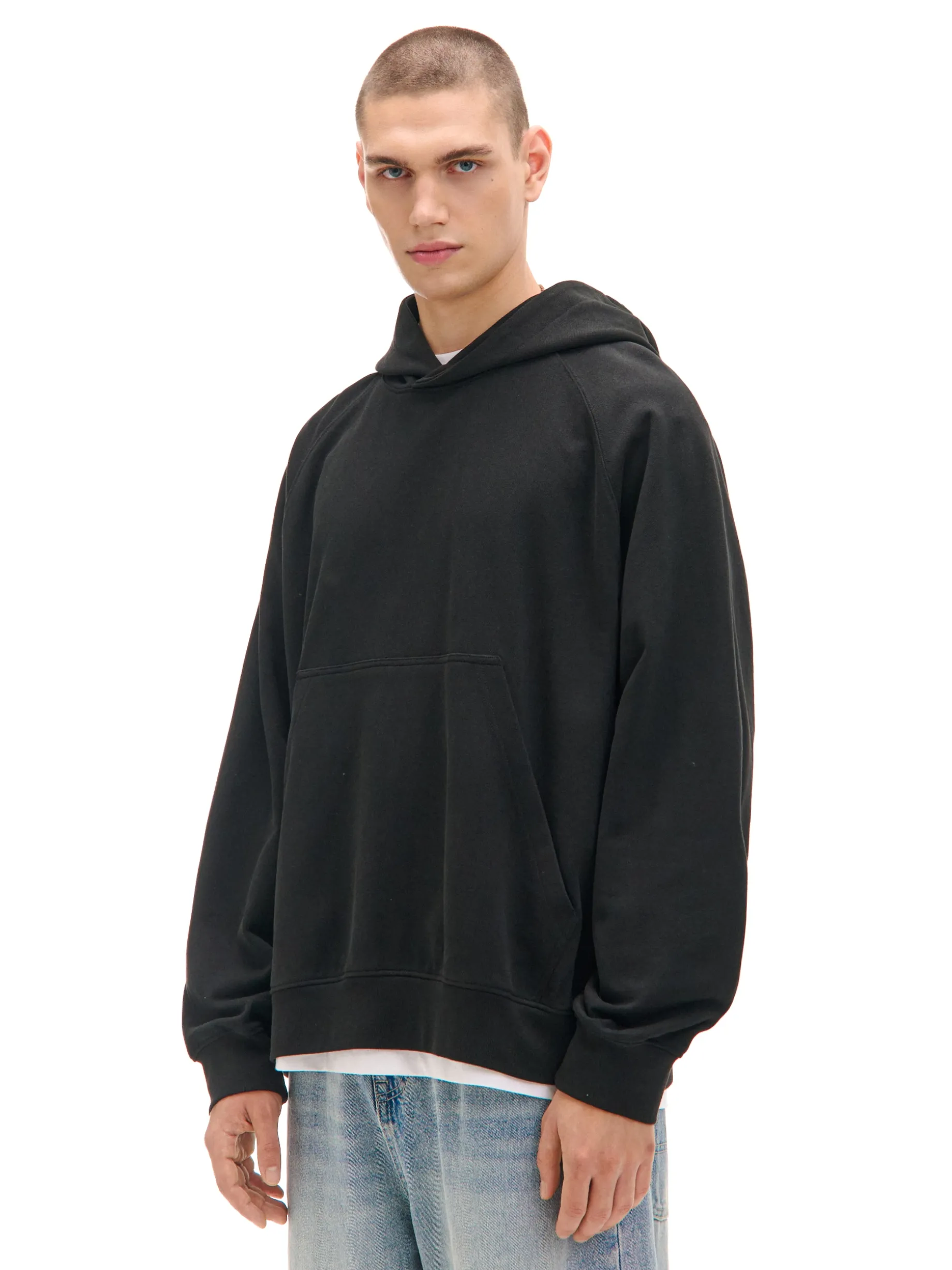 Czarna bluza oversize z kapturem