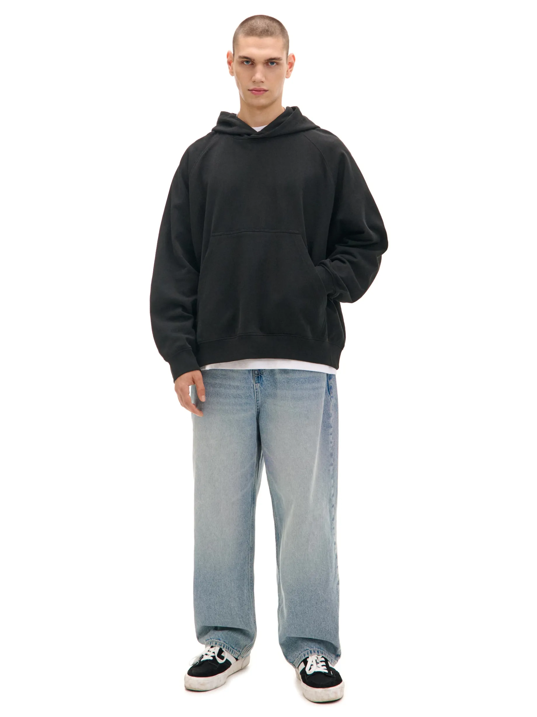 Czarna bluza oversize z kapturem