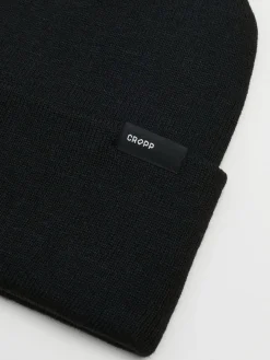 Czarna czapka beanie