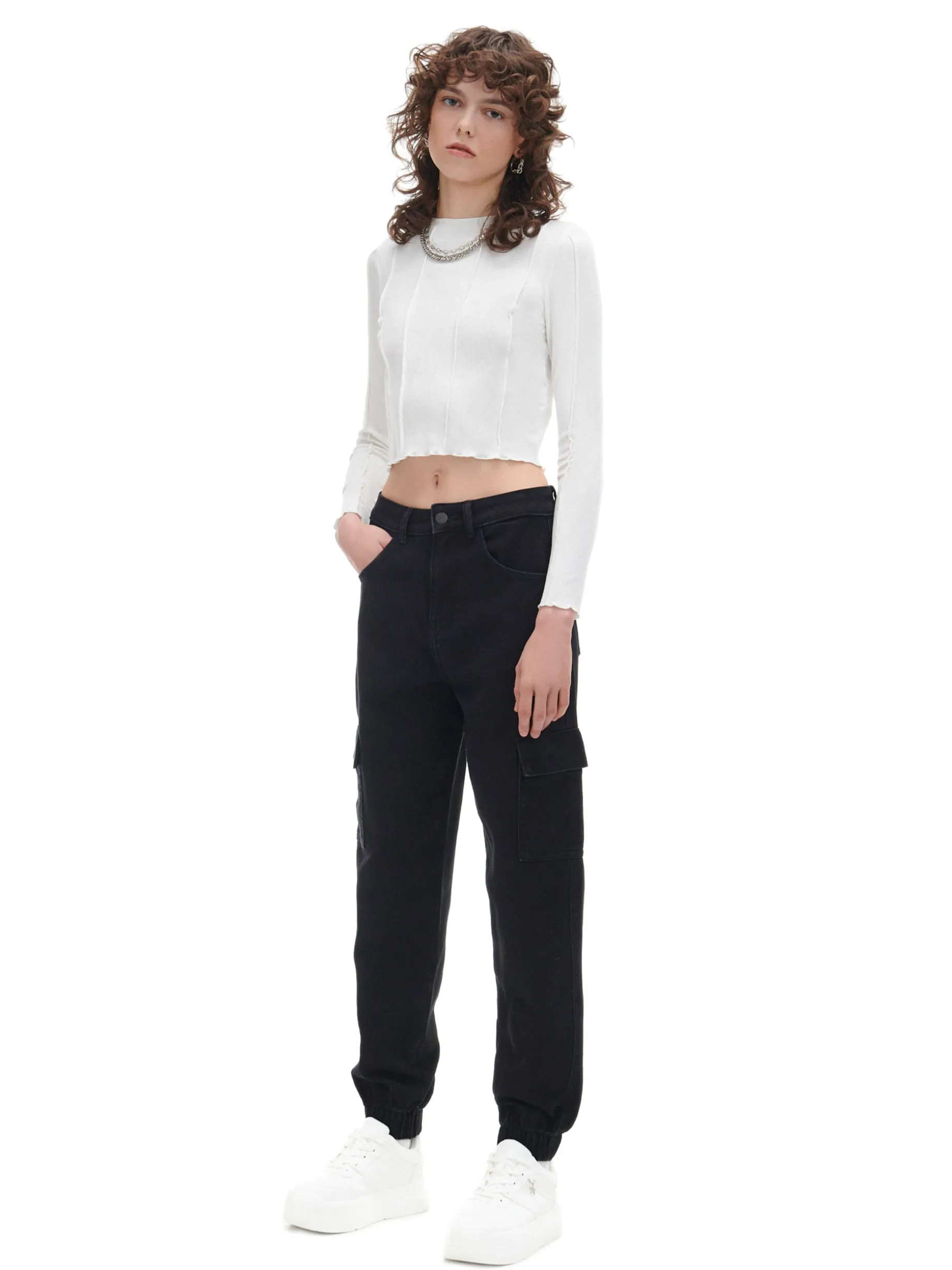 Czarne jeansowe joggery cargo