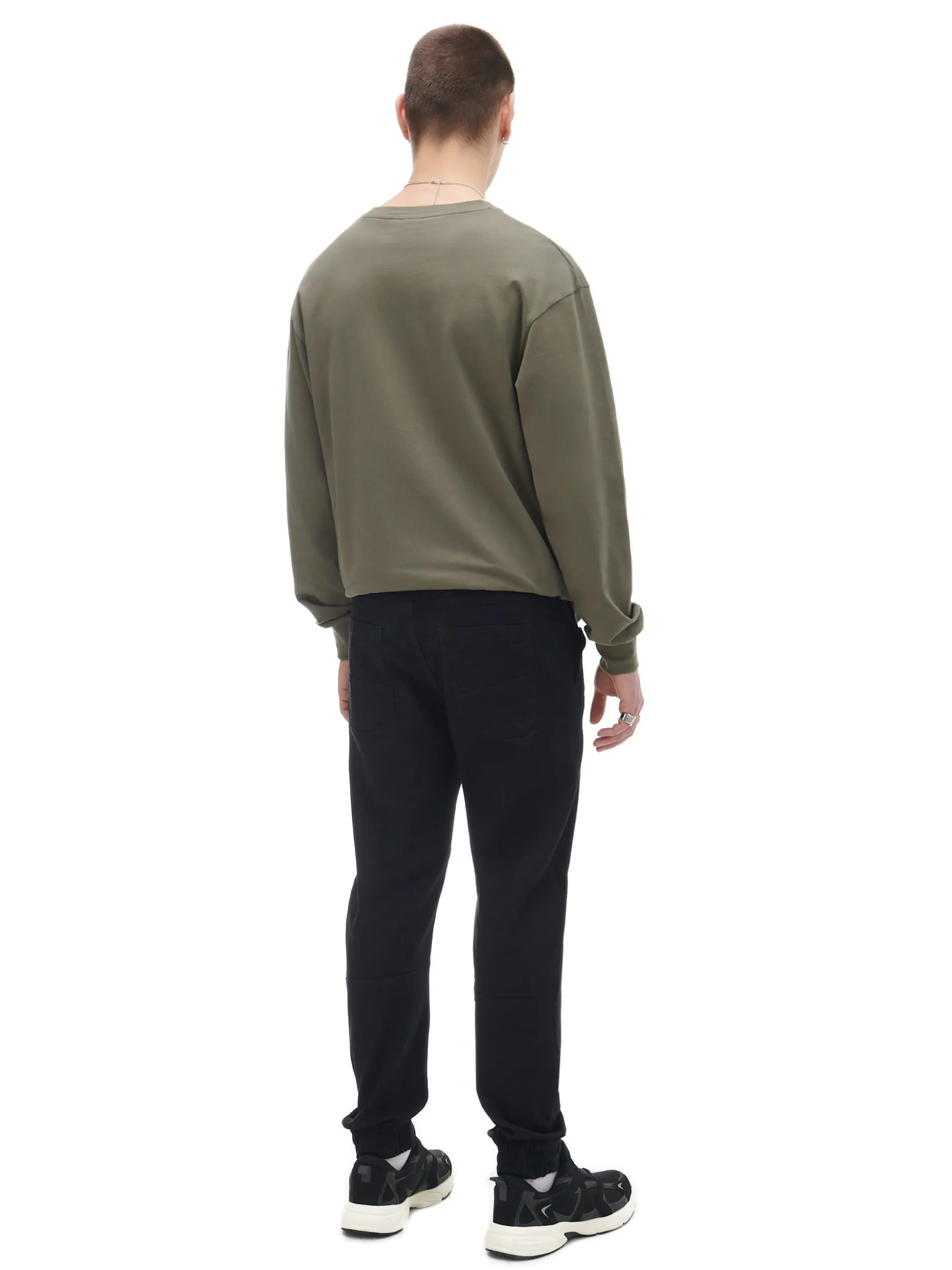 Czarne jeansowe joggery chino