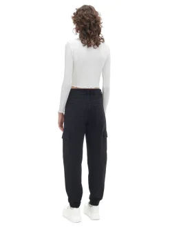 Czarne jeansowe joggery cargo