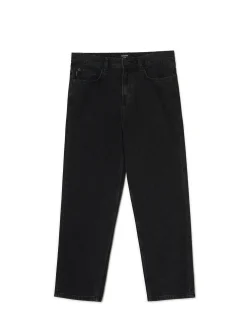 Czarne jeansy loose