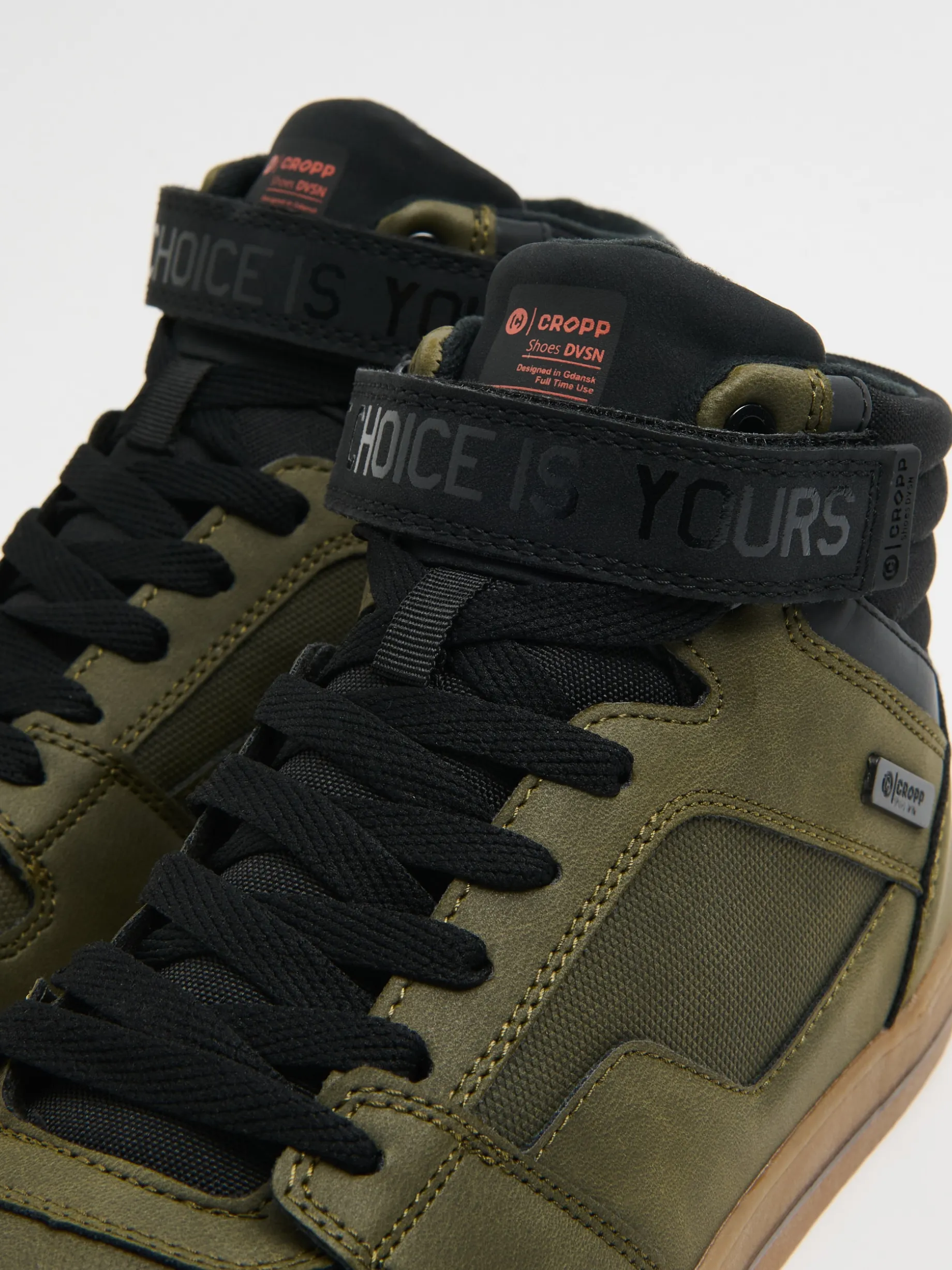 Czarno-zielone sneakersy