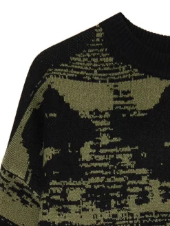 Czarny sweter z artystycznym nadrukiem