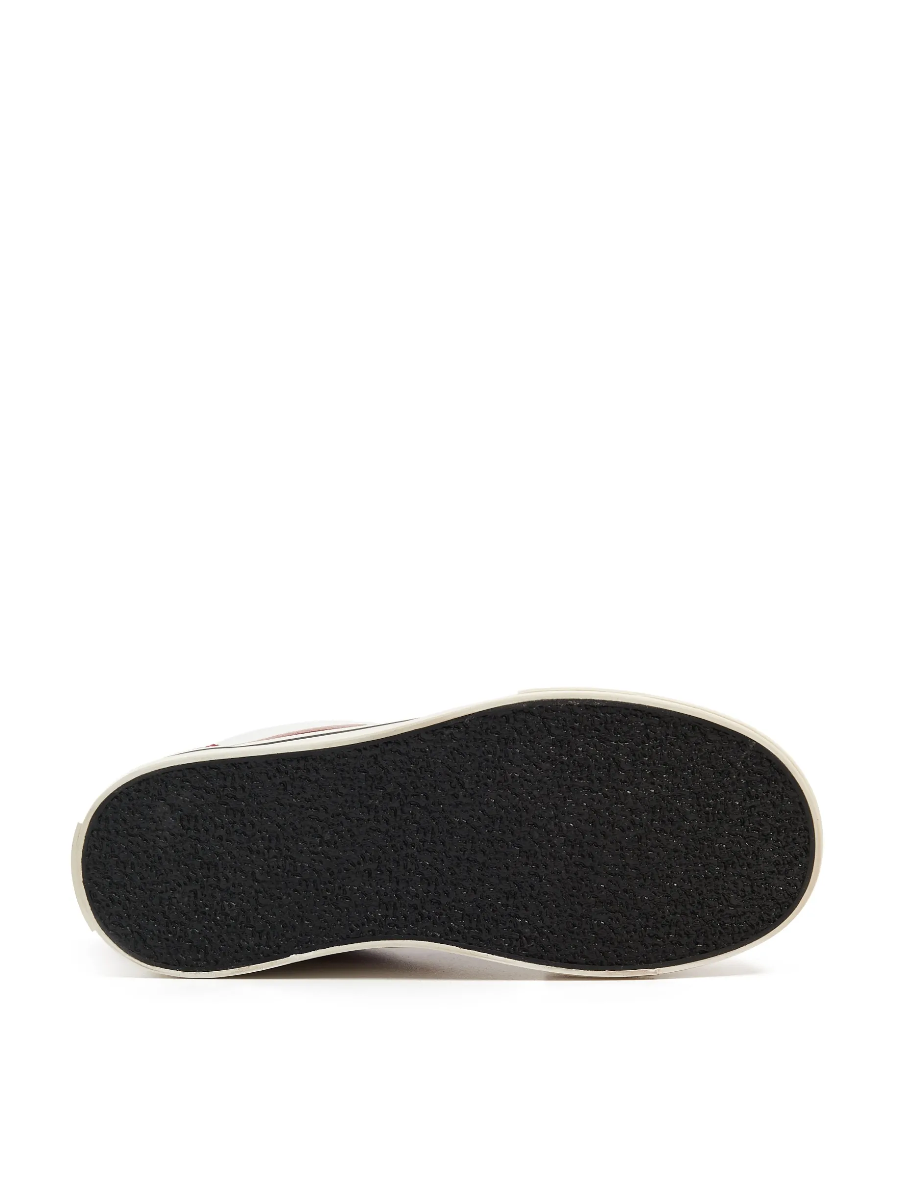 Czerwone sportowe buty