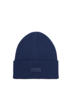 Granatowa czapka beanie z naszywką