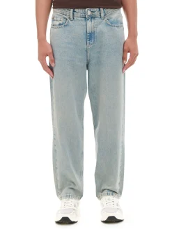 Jasne jeansy loose
