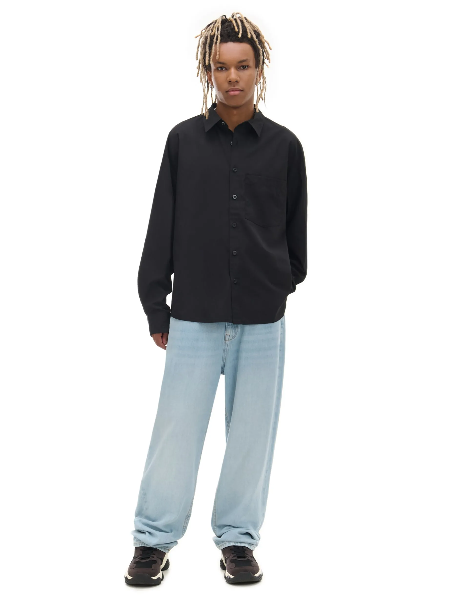 Jasne jeansy relaxed
