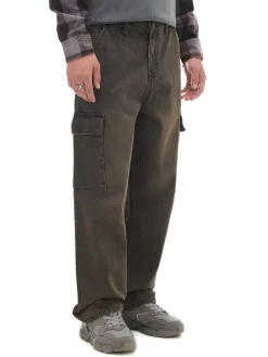 Jeansy baggy z kieszeniami cargo