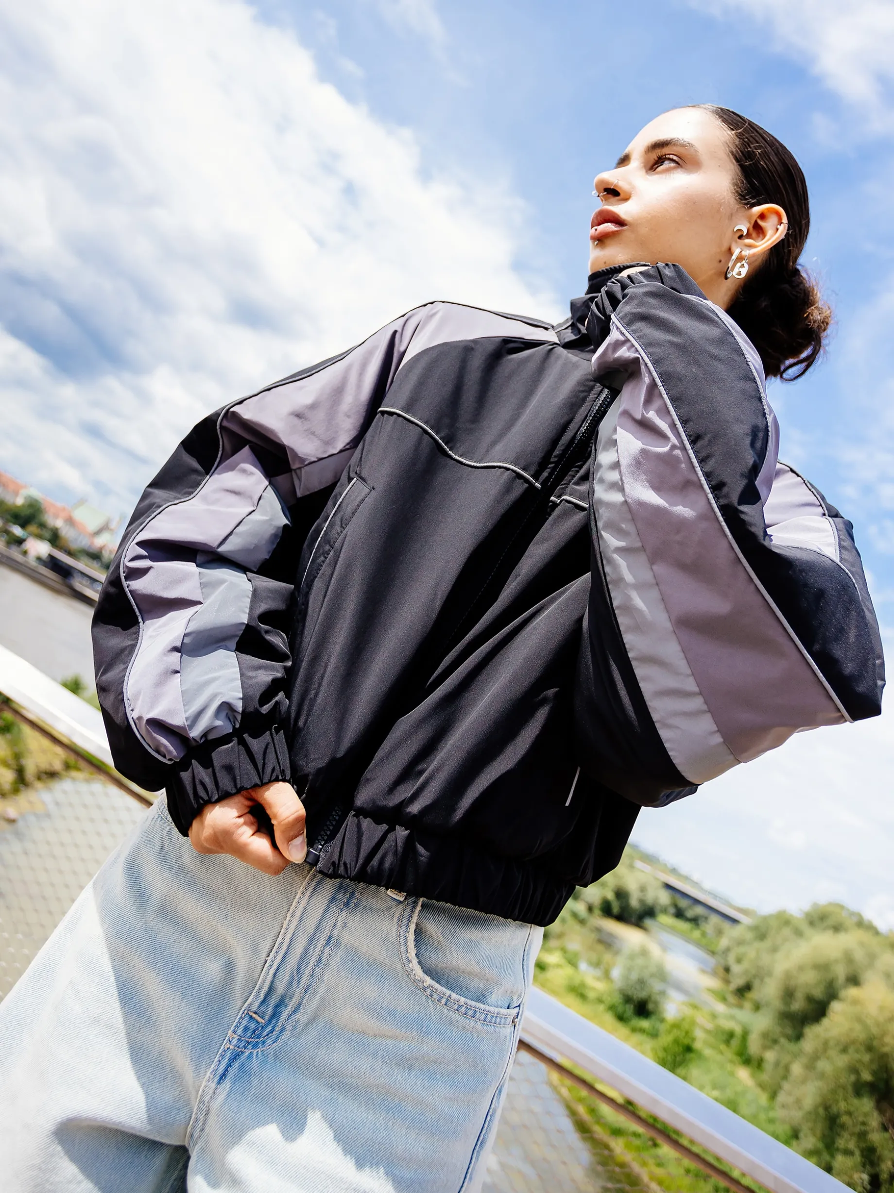 Krótka sportowa kurtka bomber