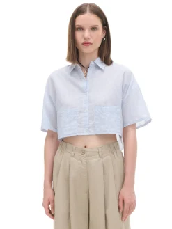 Luźna niebieska koszula crop