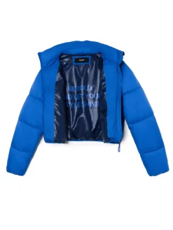 Niebieska kurtka puffer