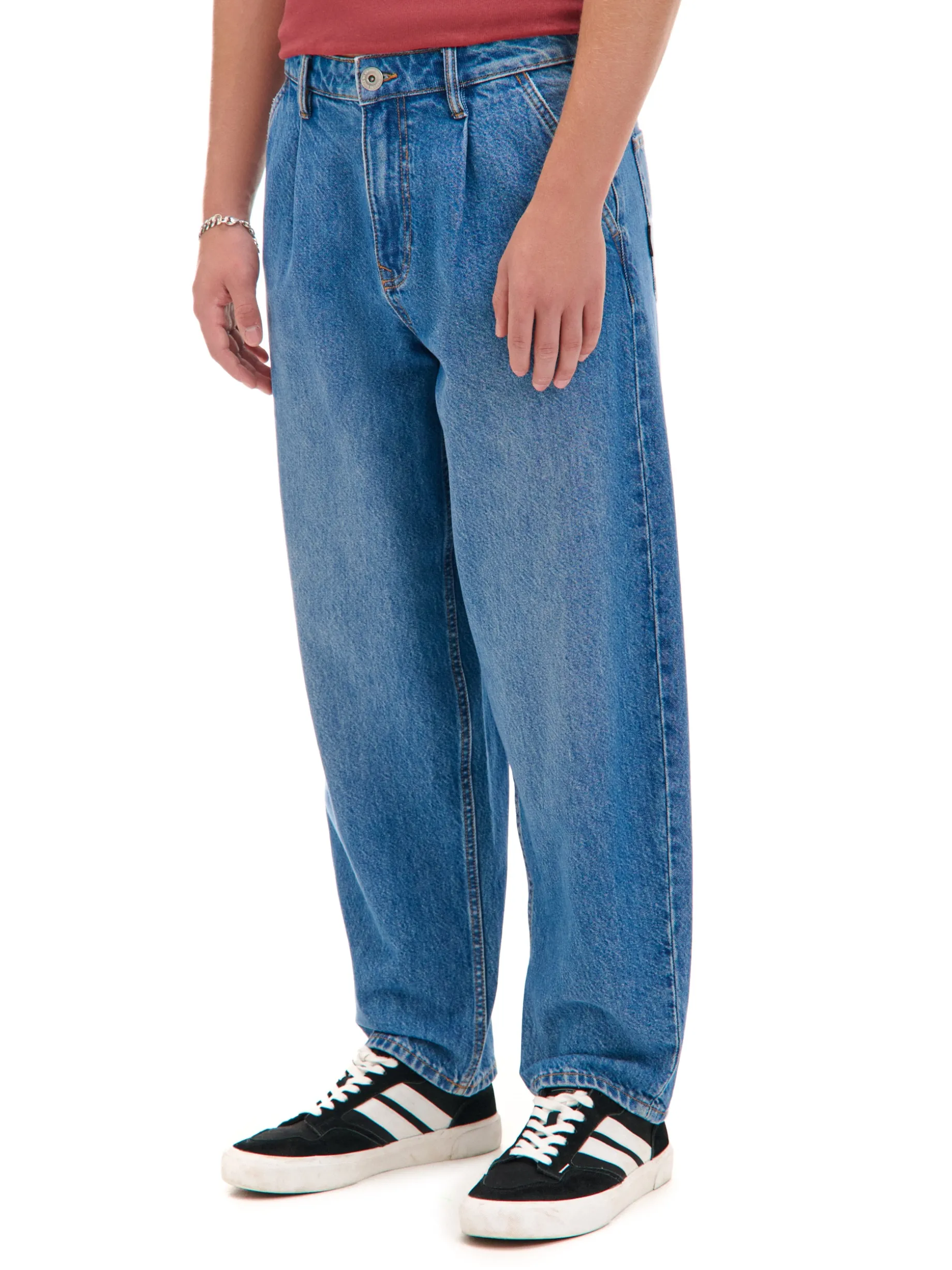 Niebieskie jeansy balloon baggy