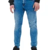 Niebieskie jeansy regular
