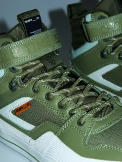Oliwkowe sneakersy za kostkę