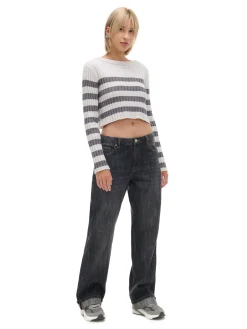 Sweter w poziome paski