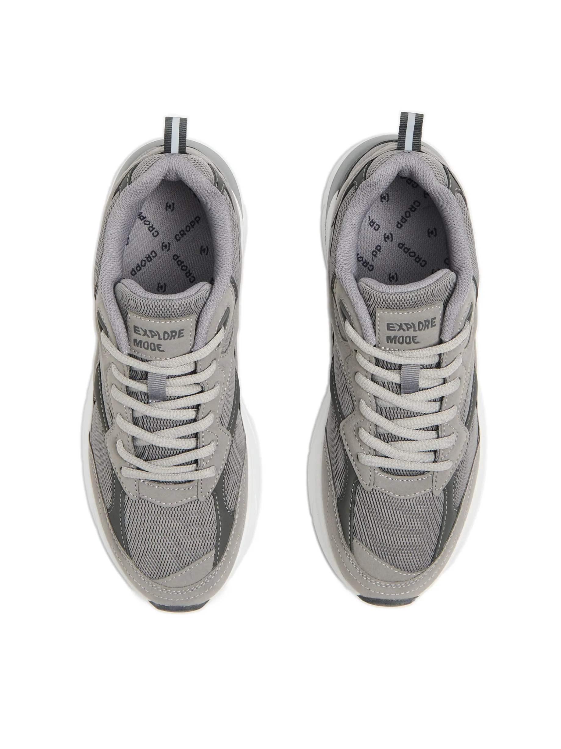 Szare sneakersy z solidną podeszwą