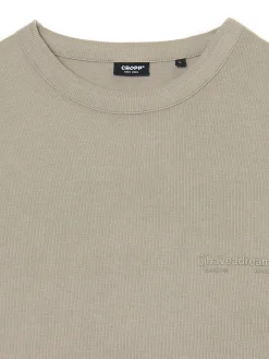 T-shirt z napisami