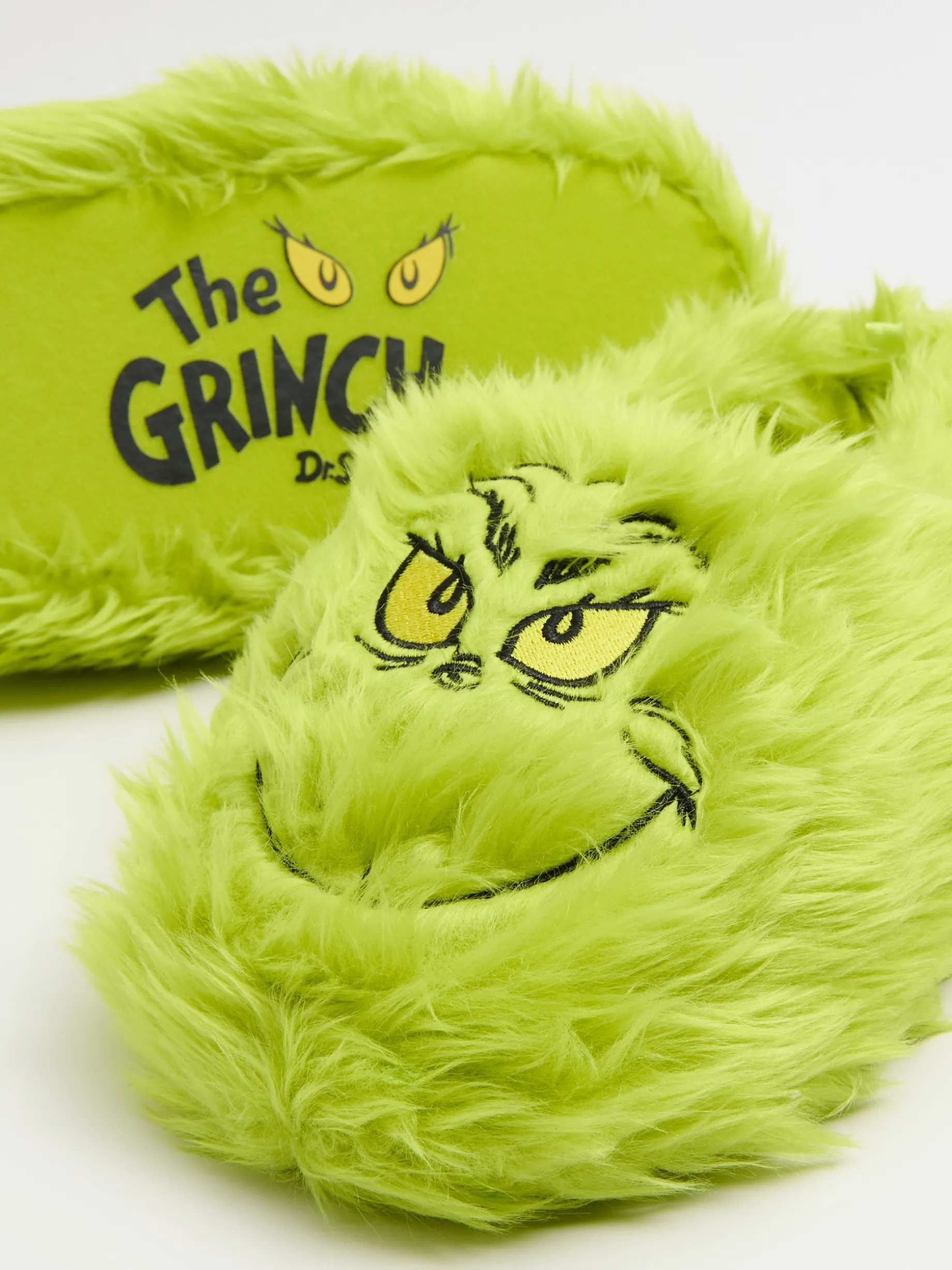 Świąteczne kapcie Grinch
