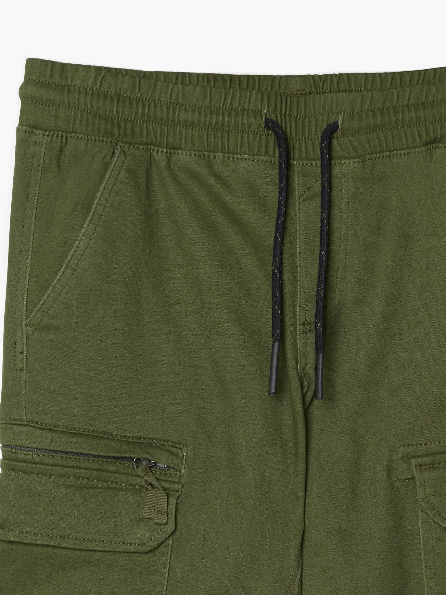 Zielone joggery z kieszeniami cargo